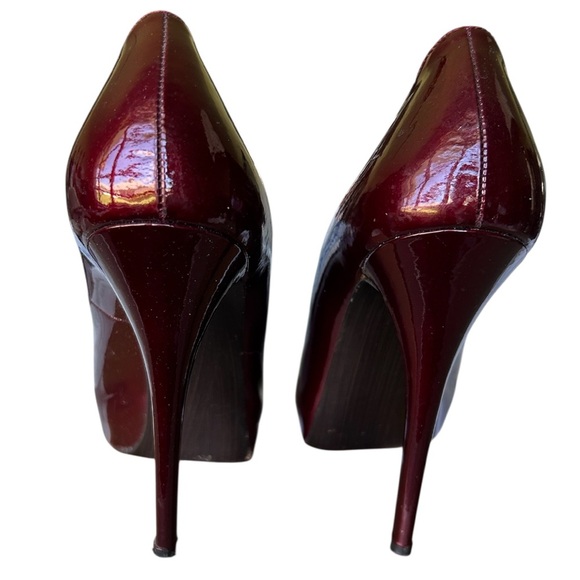 Stuart Weitzman Burgundy Patent Stilettos Size 9 - Picture 2 of 7